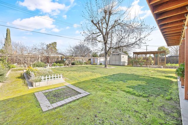 3942 W Vassar Avenue, Visalia, CA 93277