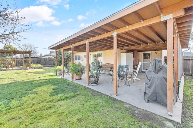 3942 W Vassar Avenue, Visalia, CA 93277