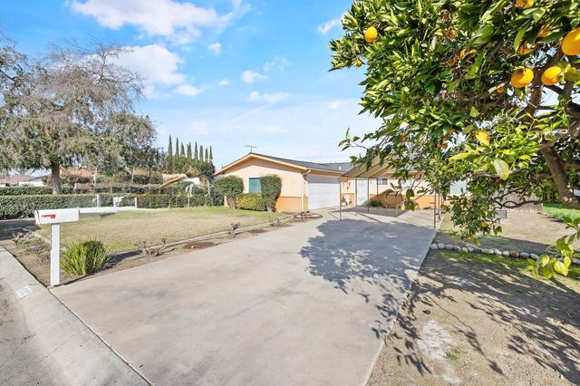 3942 W Vassar Avenue, Visalia, CA 93277