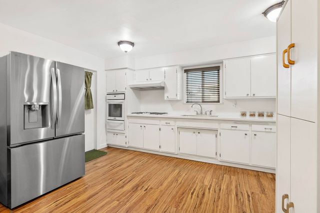 3942 W Vassar Avenue, Visalia, CA 93277