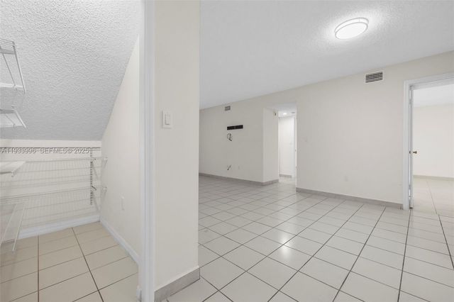 2425 W 76th St 102, Hialeah, FL 33016