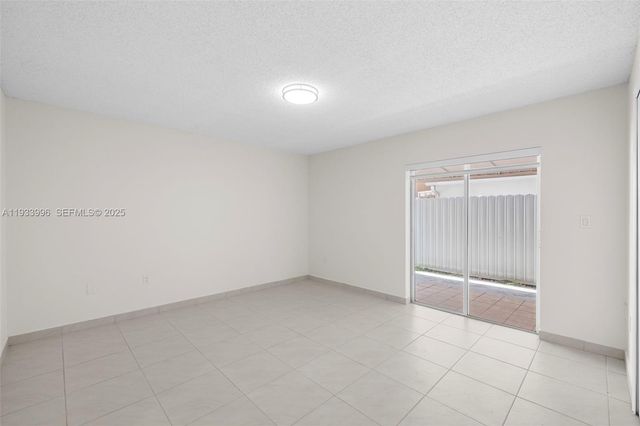 2425 W 76th St 102, Hialeah, FL 33016
