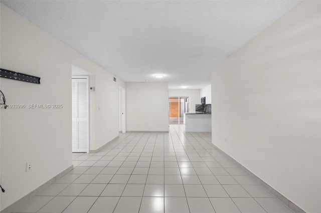 2425 W 76th St 102, Hialeah, FL 33016