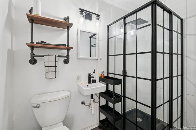 1319 E Bitters, San Antonio, TX 78216