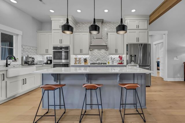 121 Denton Ct, Clarksville, TN 37043