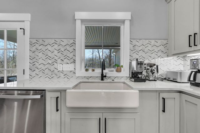 121 Denton Ct, Clarksville, TN 37043