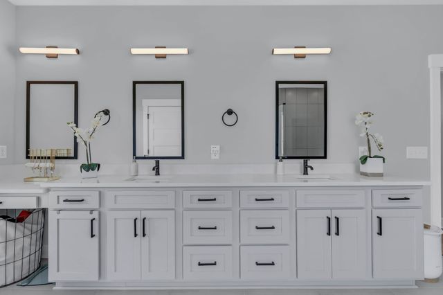 121 Denton Ct, Clarksville, TN 37043