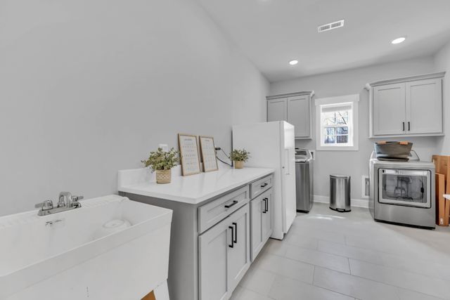 121 Denton Ct, Clarksville, TN 37043