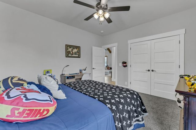 121 Denton Ct, Clarksville, TN 37043