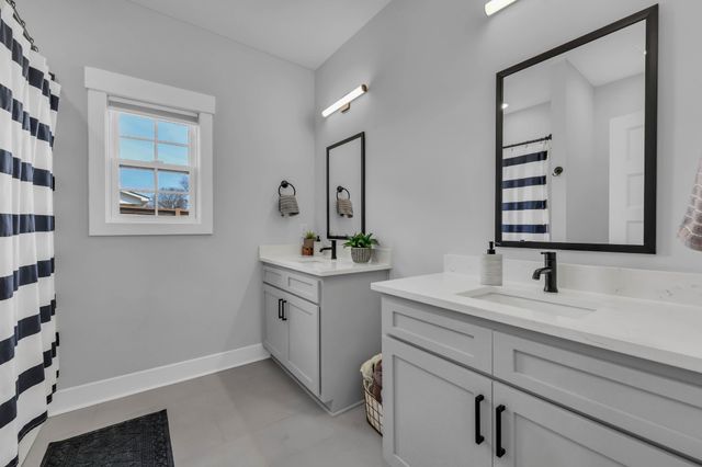 121 Denton Ct, Clarksville, TN 37043