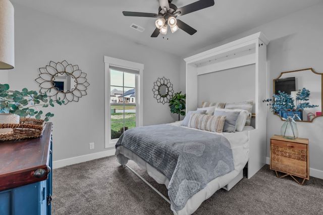 121 Denton Ct, Clarksville, TN 37043