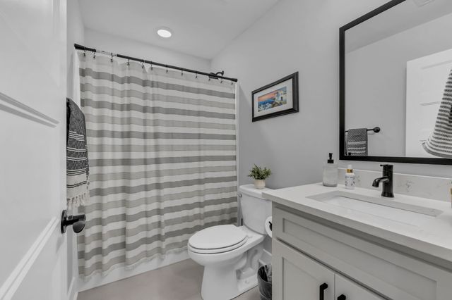 121 Denton Ct, Clarksville, TN 37043