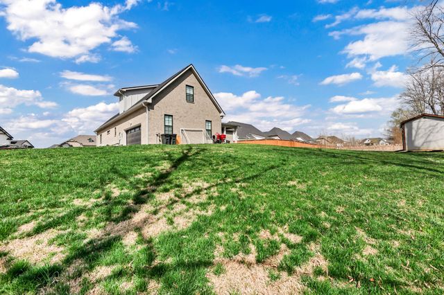 121 Denton Ct, Clarksville, TN 37043