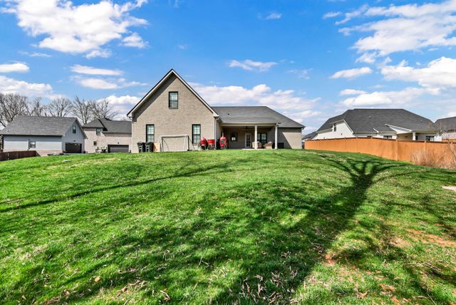 121 Denton Ct, Clarksville, TN 37043