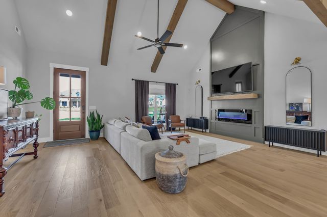 121 Denton Ct, Clarksville, TN 37043