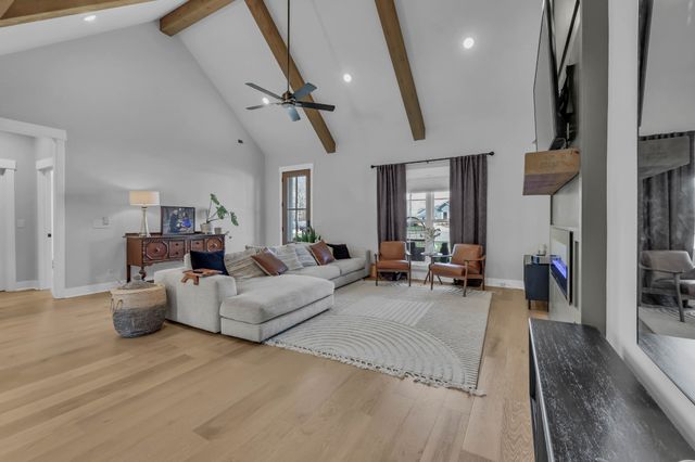 121 Denton Ct, Clarksville, TN 37043