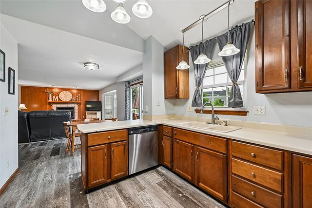6907 Terrazzo Drive NW, Cedar Rapids, IA 53405