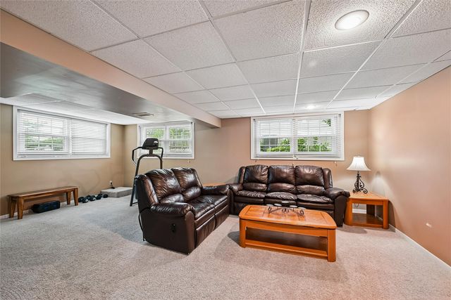 6907 Terrazzo Drive NW, Cedar Rapids, IA 53405