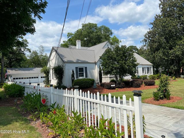 313 E 1st Avenue, Chadbourn, NC 28431