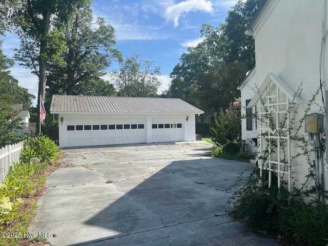 313 E 1st Avenue, Chadbourn, NC 28431