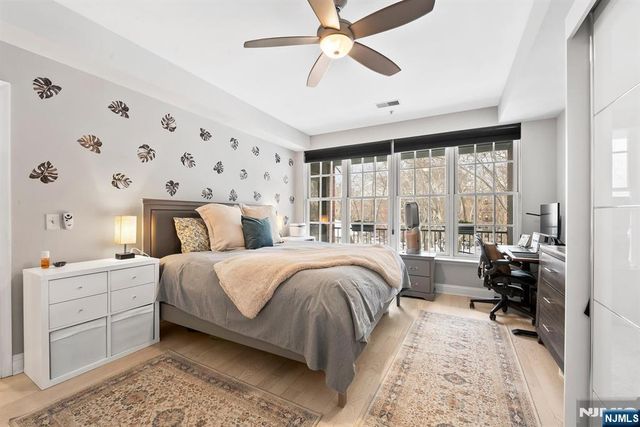 402 9th Street 4A, Hoboken, NJ 07030