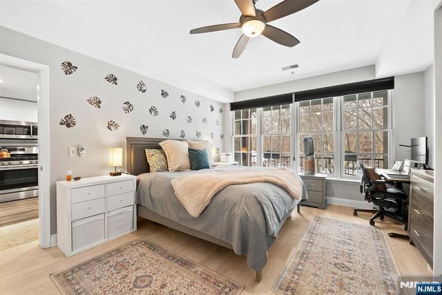 402 9th Street 4A, Hoboken, NJ 07030