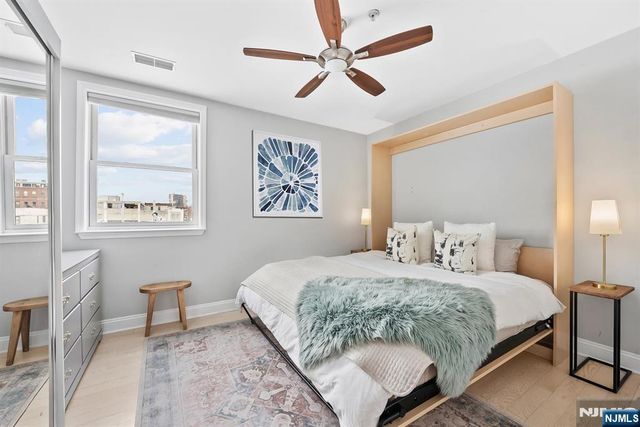 402 9th Street 4A, Hoboken, NJ 07030