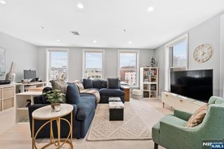 402 9th Street 4A, Hoboken, NJ 07030