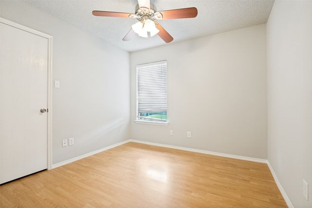 511 Hollyberry Drive, Mansfield, TX 76063