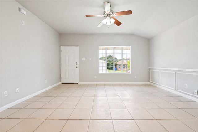 511 Hollyberry Drive, Mansfield, TX 76063