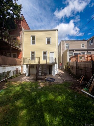 850 E 223rd Street 2, Bronx, NY 10466
