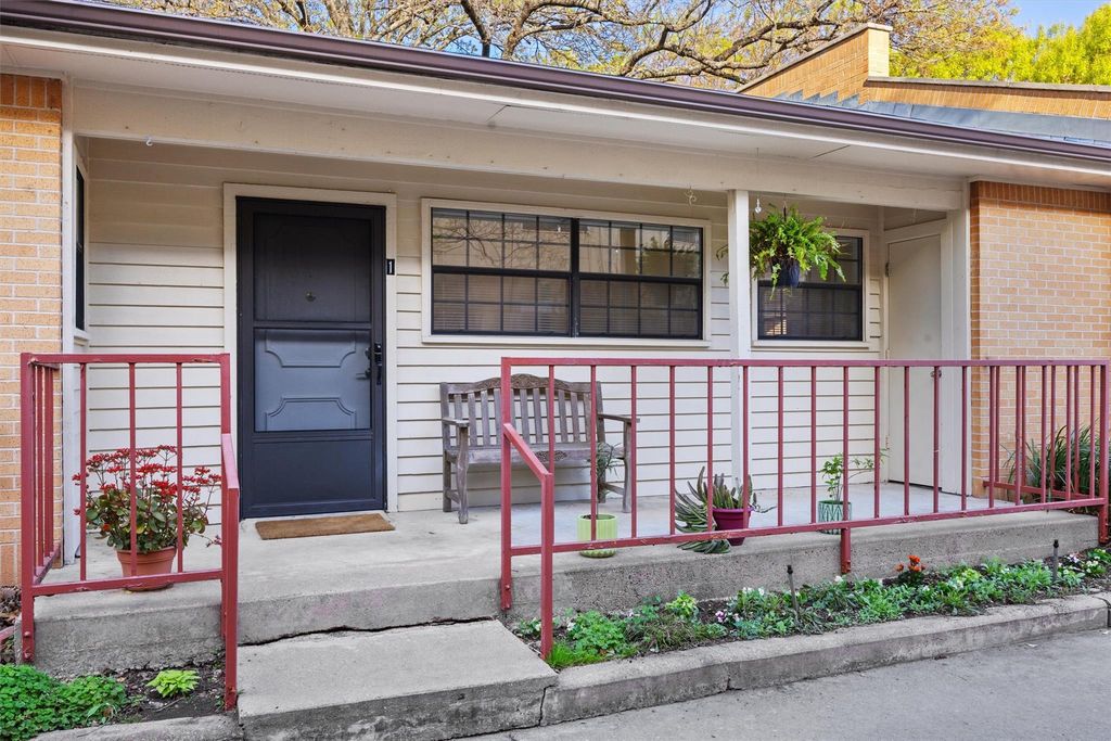 2301 LAWNMONT Ave APT 1, Austin, TX 78756