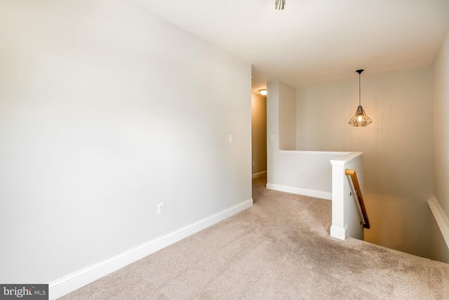 4933 LEE ST NE, Washington, DC 20019