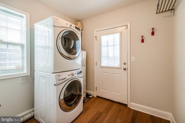 4933 LEE ST NE, Washington, DC 20019