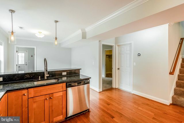 4933 LEE ST NE, Washington, DC 20019