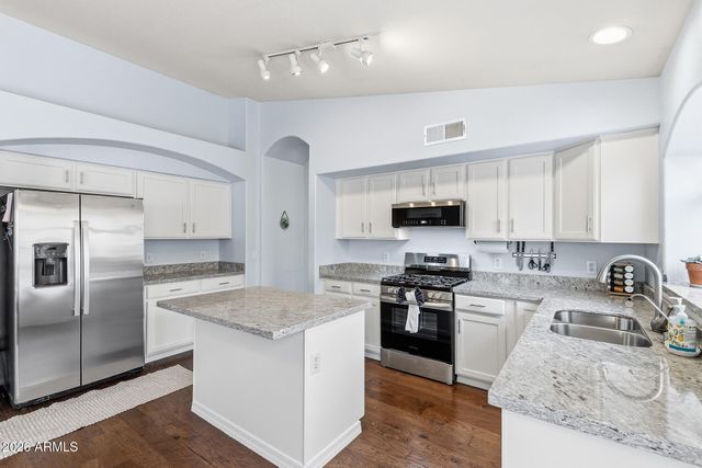 9649 W IRMA Lane, Peoria, AZ 85382