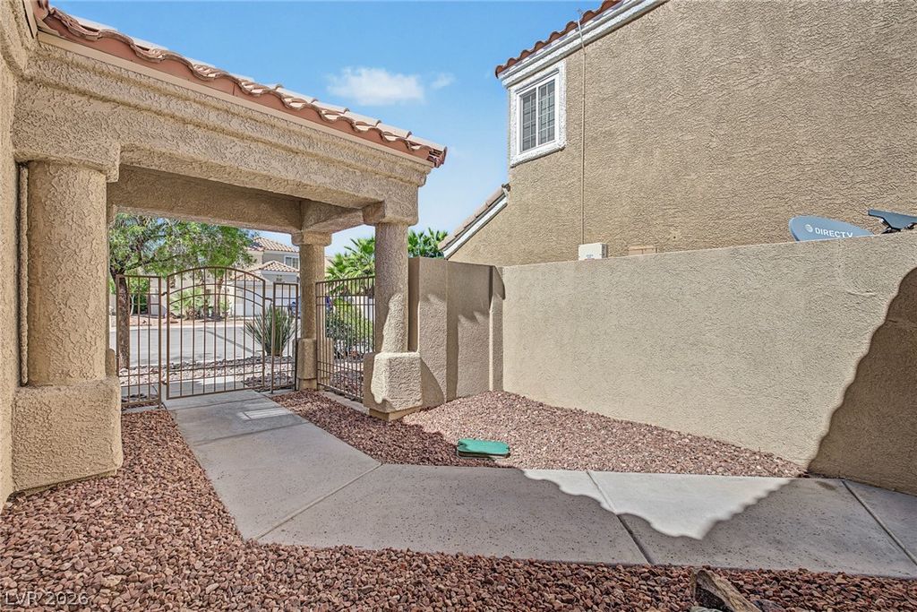 1816 Glenwillow Drive, Las Vegas, NV 89117 — photo 2