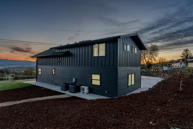 4691 Cherry Lane, Medford, OR 97504