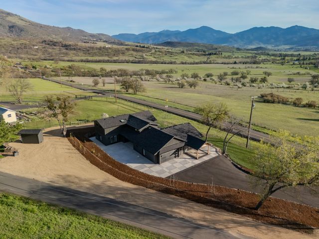 4691 Cherry Lane, Medford, OR 97504