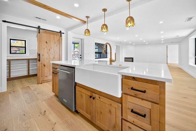 4691 Cherry Lane, Medford, OR 97504