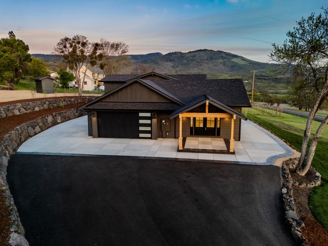 4691 Cherry Lane, Medford, OR 97504