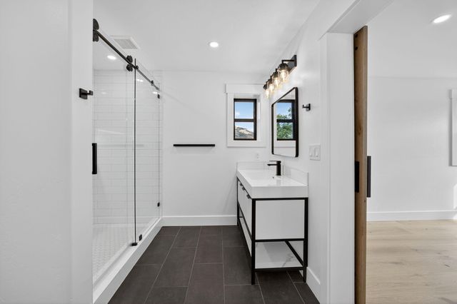 4691 Cherry Lane, Medford, OR 97504