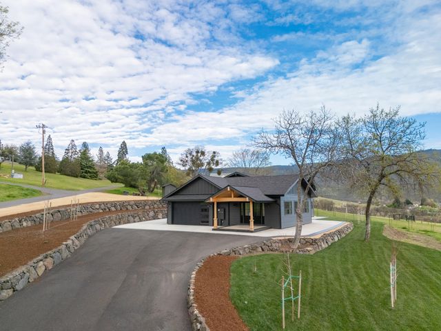 4691 Cherry Lane, Medford, OR 97504