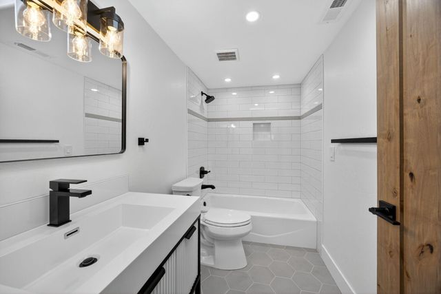 4691 Cherry Lane, Medford, OR 97504