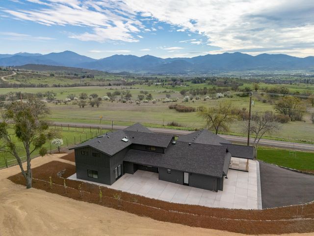 4691 Cherry Lane, Medford, OR 97504