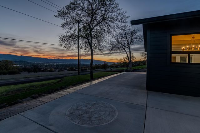 4691 Cherry Lane, Medford, OR 97504