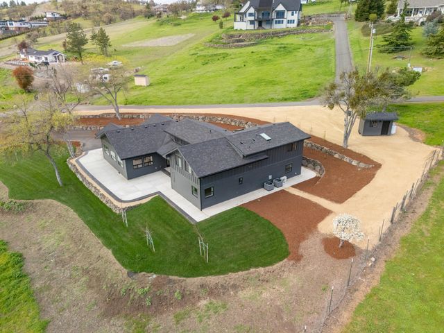 4691 Cherry Lane, Medford, OR 97504