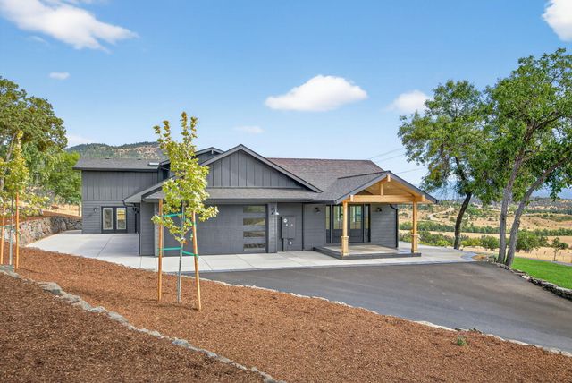 4691 Cherry Lane, Medford, OR 97504