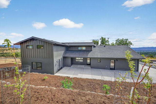 4691 Cherry Lane, Medford, OR 97504