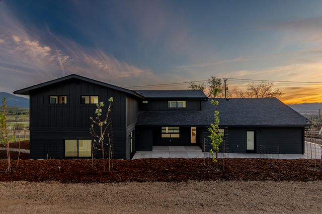 4691 Cherry Lane, Medford, OR 97504